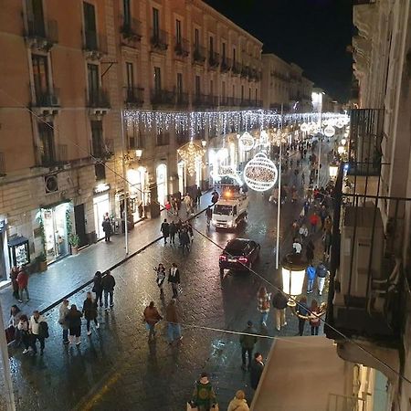 Stesicoro-Duomo Elegante Appartamento In Centro 卡塔尼亚 外观 照片